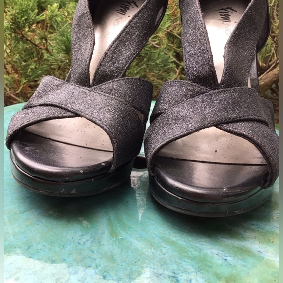 FioniTMnight (7) WOMEN’S Black Strapped Glitter Cage Shoes, Pre-owned. - Picture 5 of 11